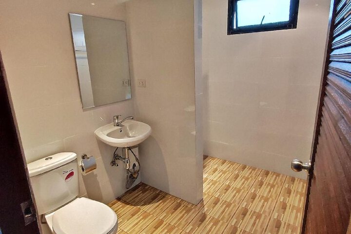 Room 35 of 61