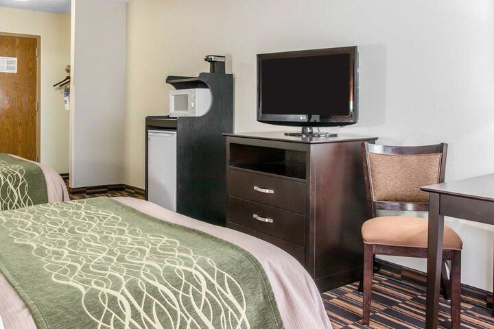 2 Double Beds (4 of 8)
