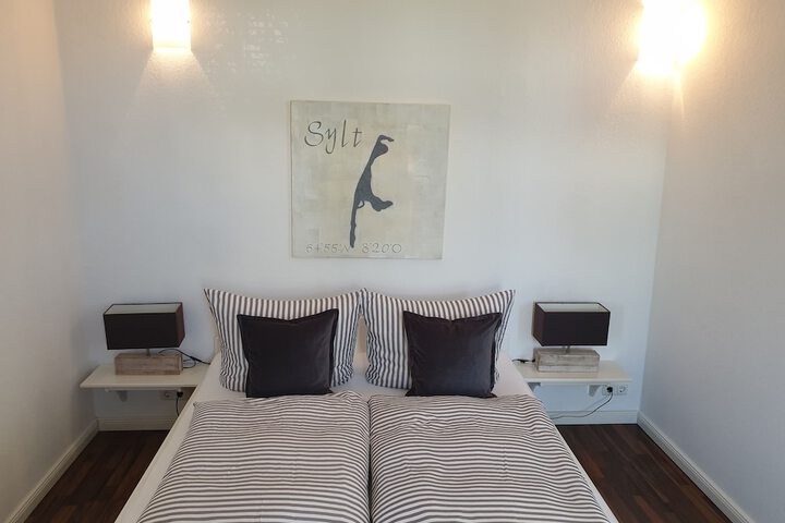Room 4 of 49