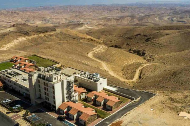 Hotel 90 of 97