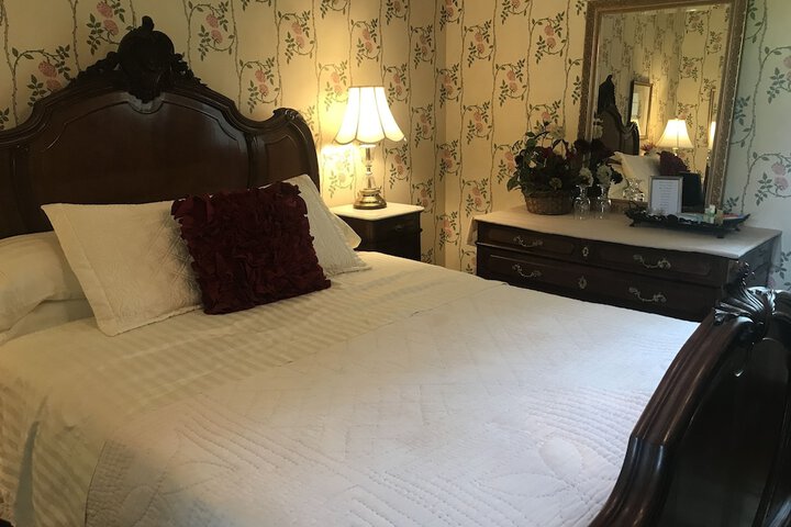 Room 7 of 83