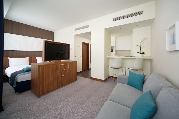 Room 8 of 275