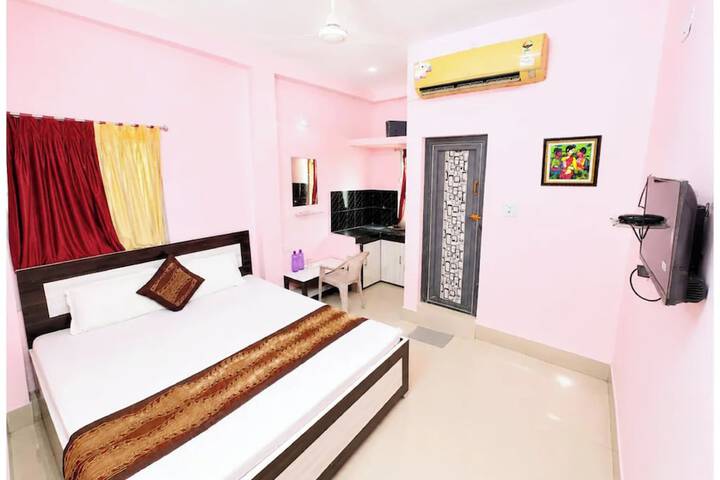 Room 6 of 18