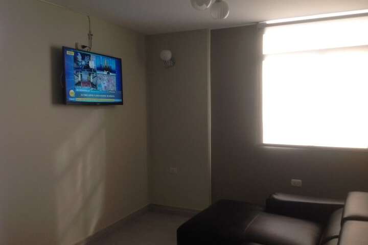 Room 6 of 14