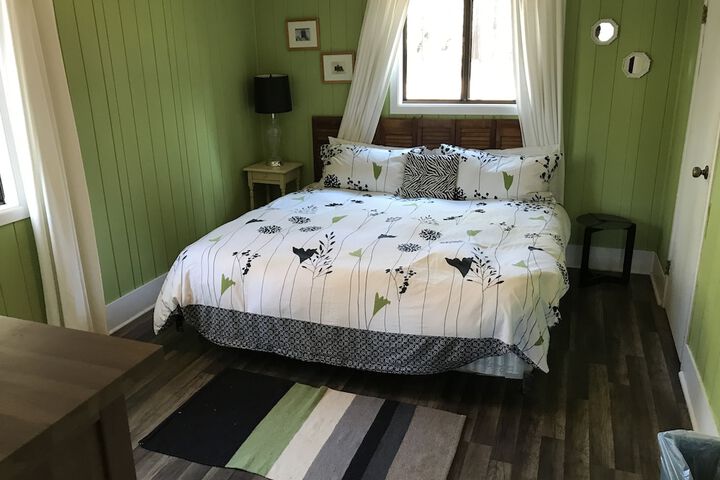 Room 36 of 400