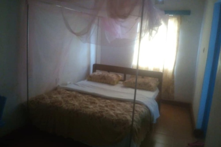 Room 5 of 13