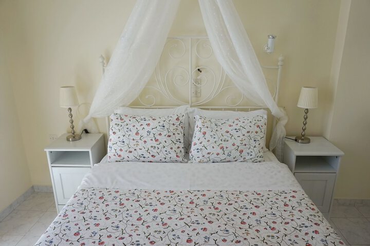 Room 5 of 70