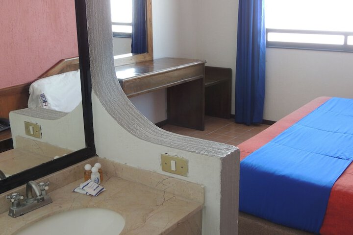Room 30 of 49