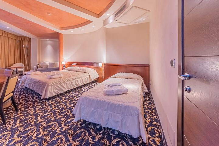 Room 14 of 64