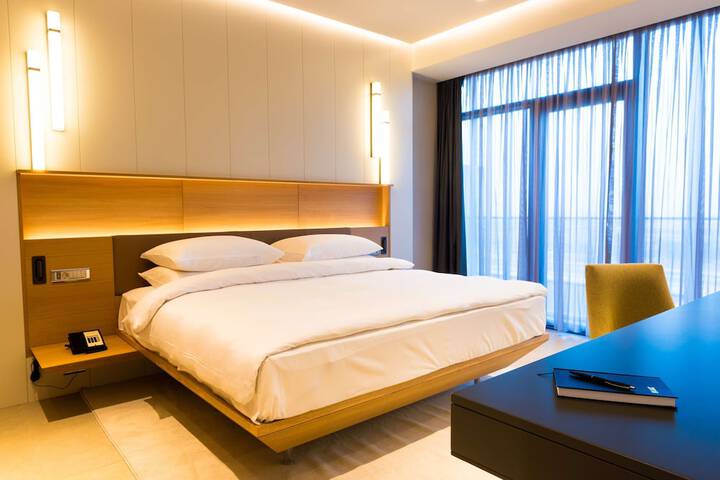 Room 21 of 114