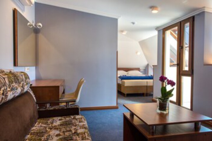 Room 18 of 36