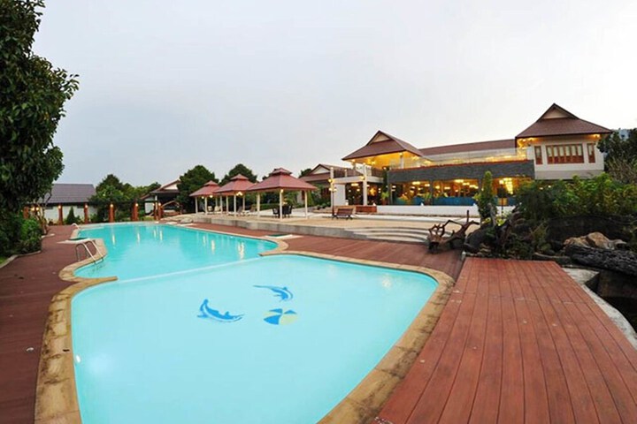 Pool 51 of 113