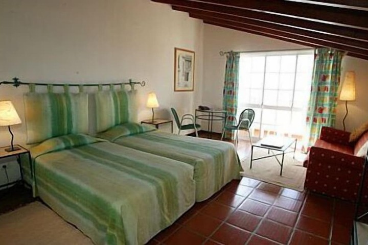 Room 3 of 35