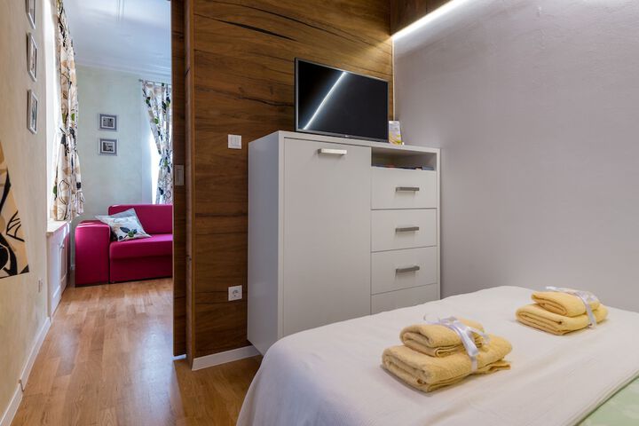 Room 47 of 82