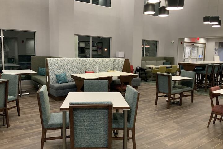 Lobby lounge