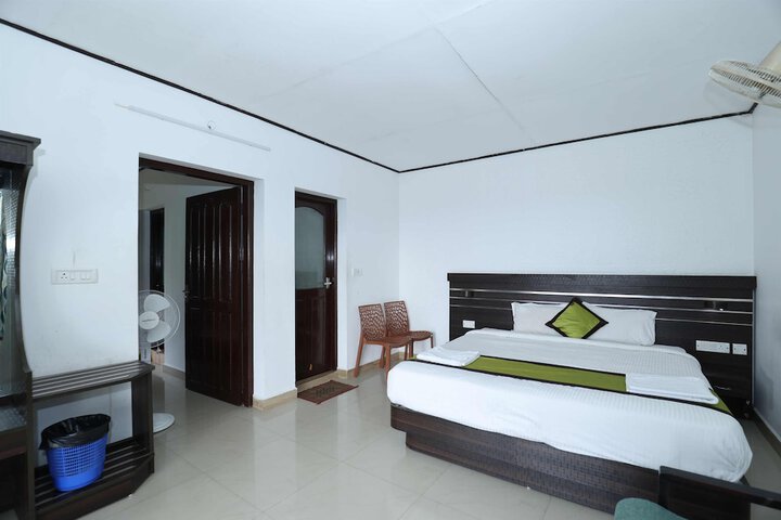 Room 12 of 35