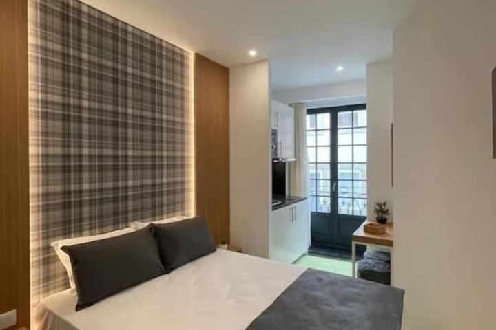 Room 12 of 44