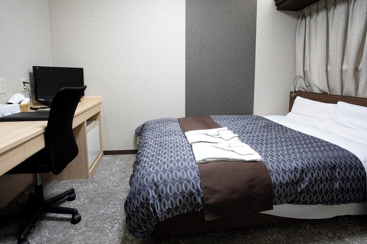 Room 17 of 51