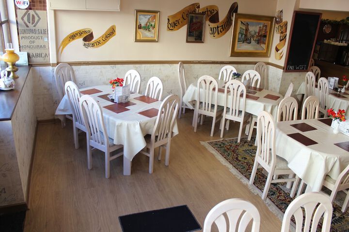 Dining 31 of 45