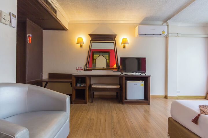 Room 8 of 92