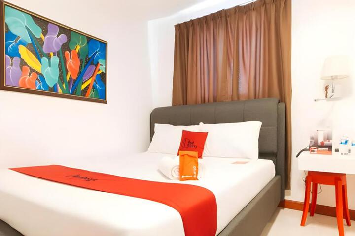 RedDoorz at Leoncia Apartelle Mandaue City