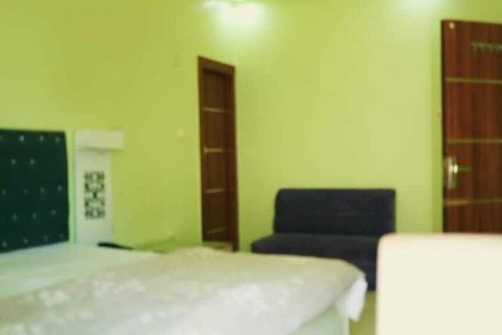 Room 10 of 43