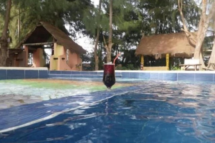 Pool Hotel