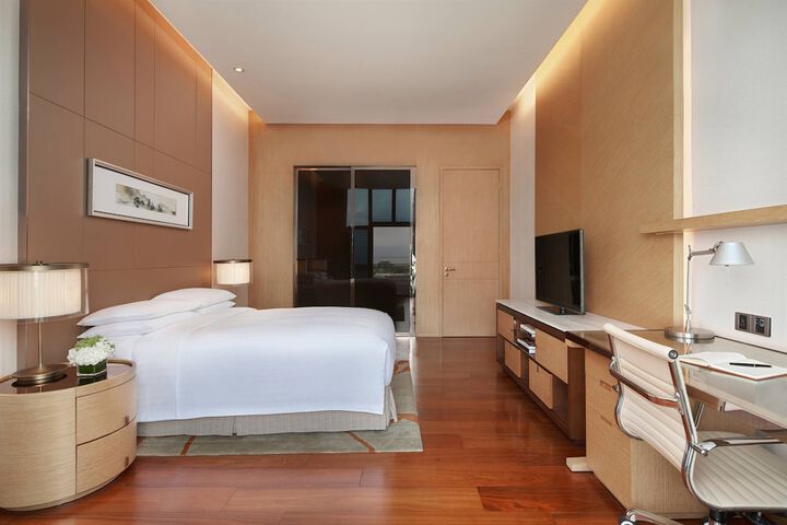 Room 15 of 51