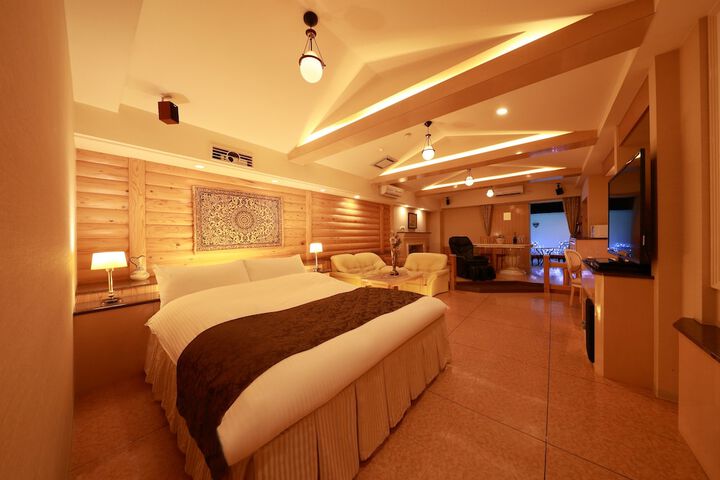 Room 7 of 30