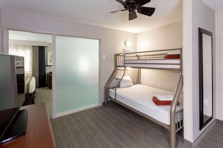 1 King Bed Suite (6 of 13)