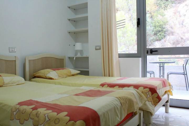 Room 3 of 20