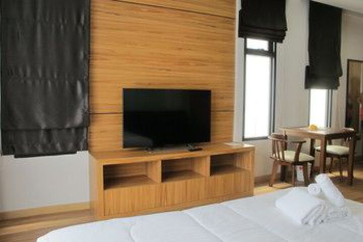 Room 18 of 32