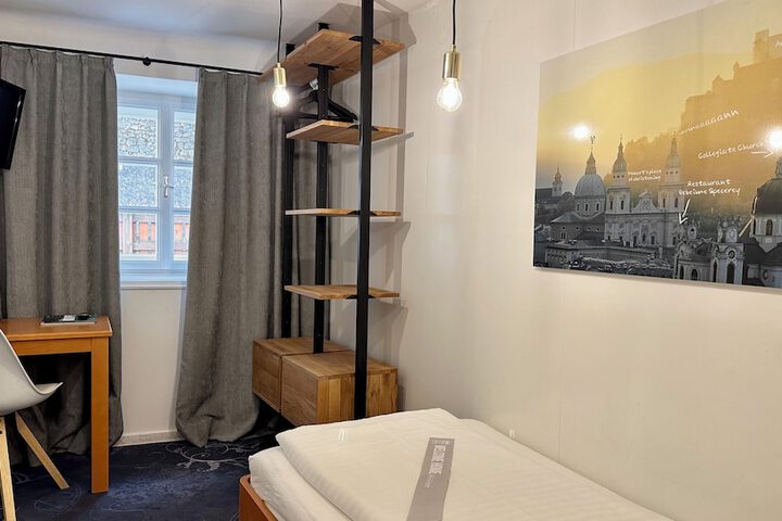 Room 37 of 109