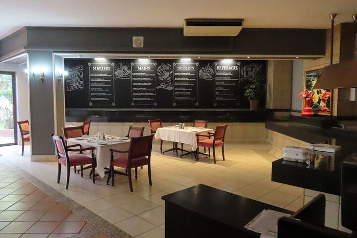 Dining 119 of 136