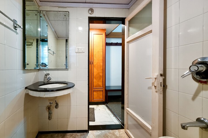 Room 18 of 54