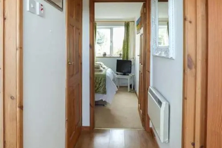 Room 2 of 8