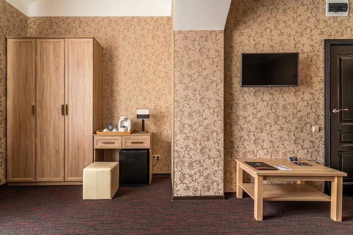 Room 18 of 52