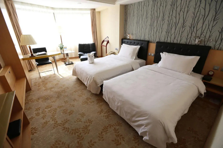 Room 4 of 20