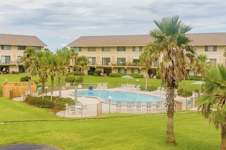 Pool 18 of 32