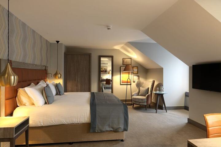 Room 17 of 43