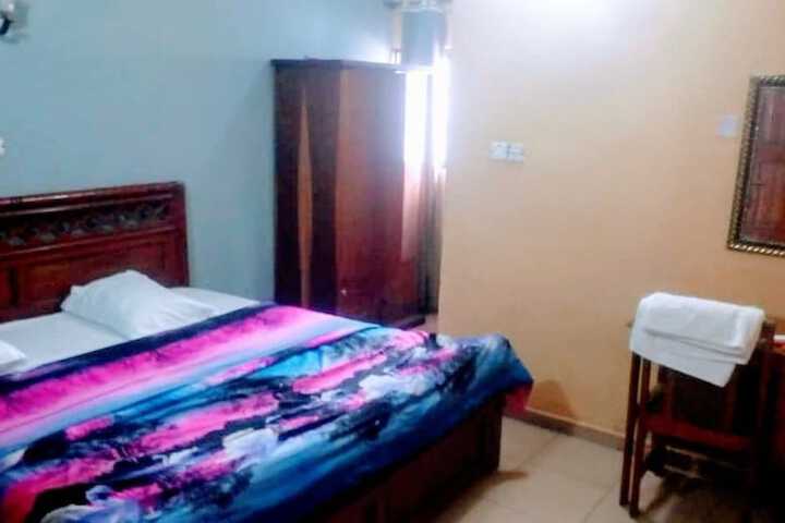 Room 2 of 19
