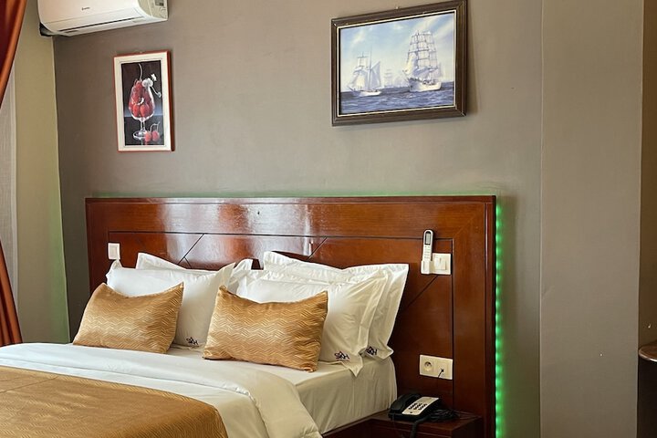 Room 3 of 51