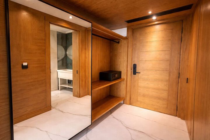 Room 21 of 40
