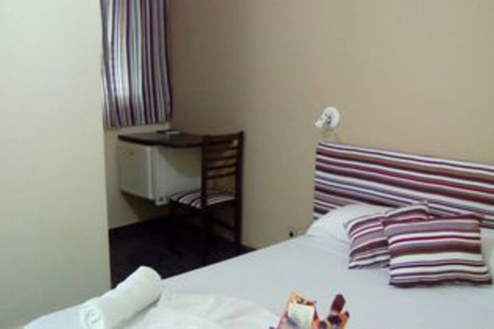 Room 17 of 34