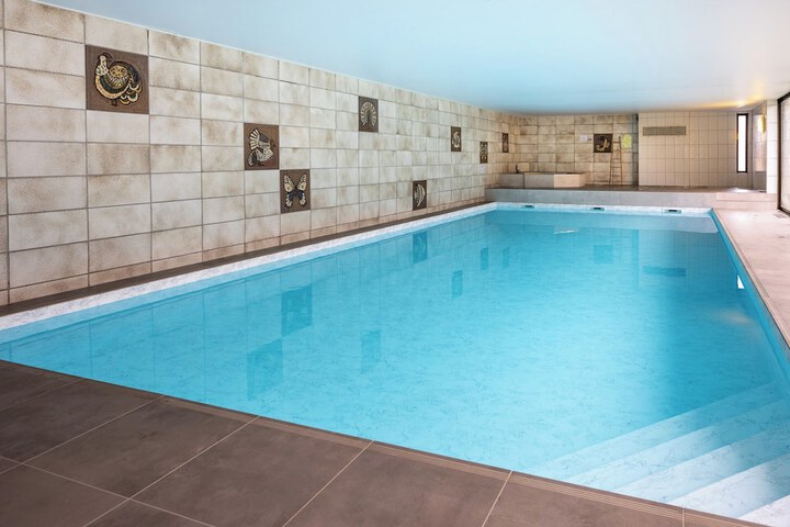 Pool 14 of 39