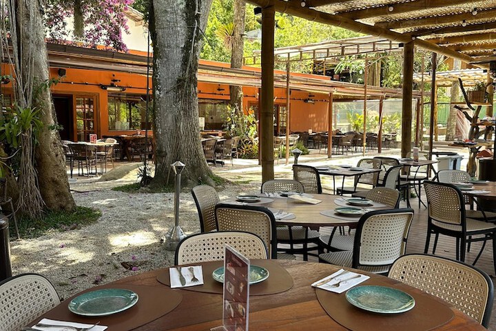 Dining 70 of 75
