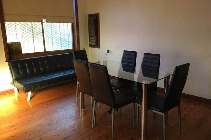 Room 8 of 9