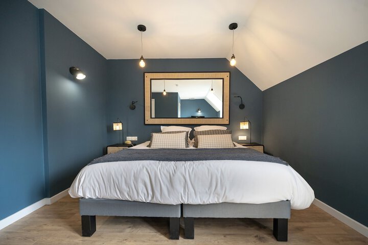 Room 3 of 24