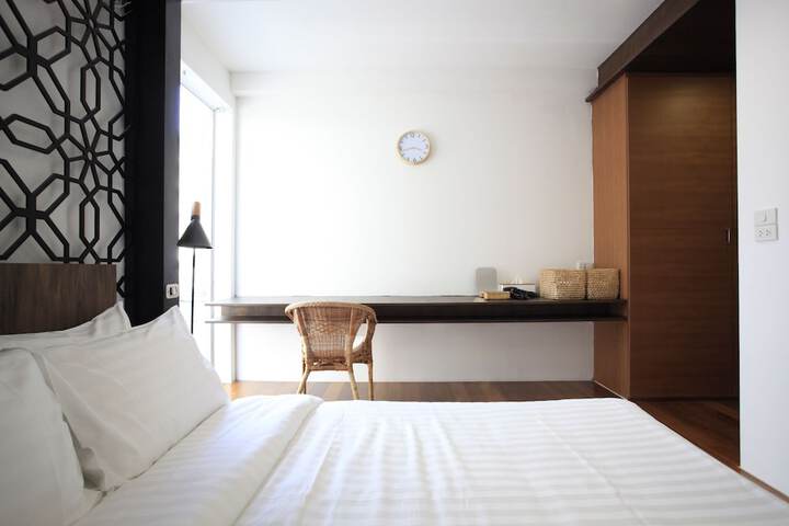 Room 10 of 108