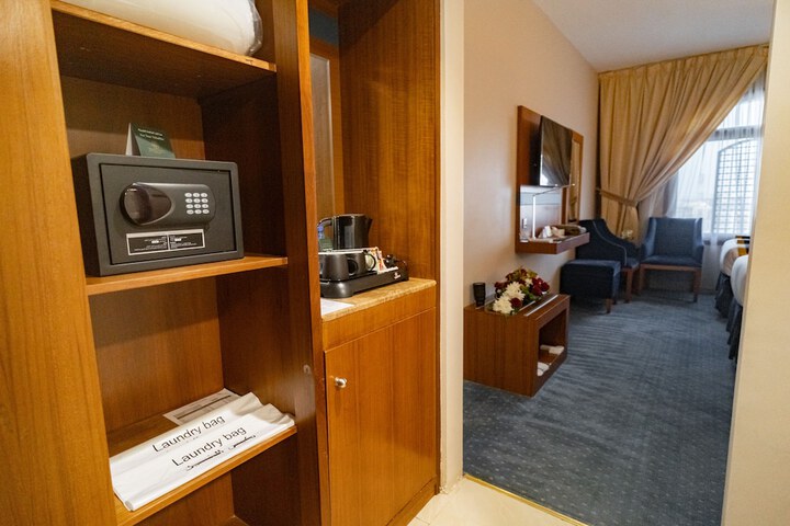 Room 16 of 54